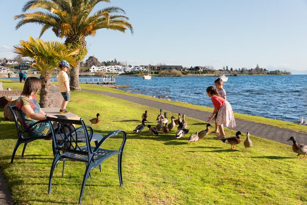 Oasis Beach Motel Taupo Eksteriør bilde