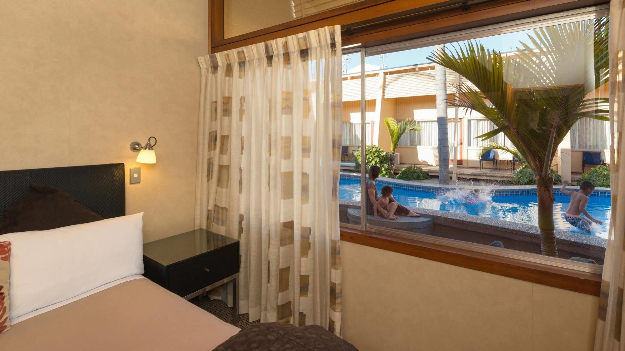Oasis Beach Motel Taupo Eksteriør bilde