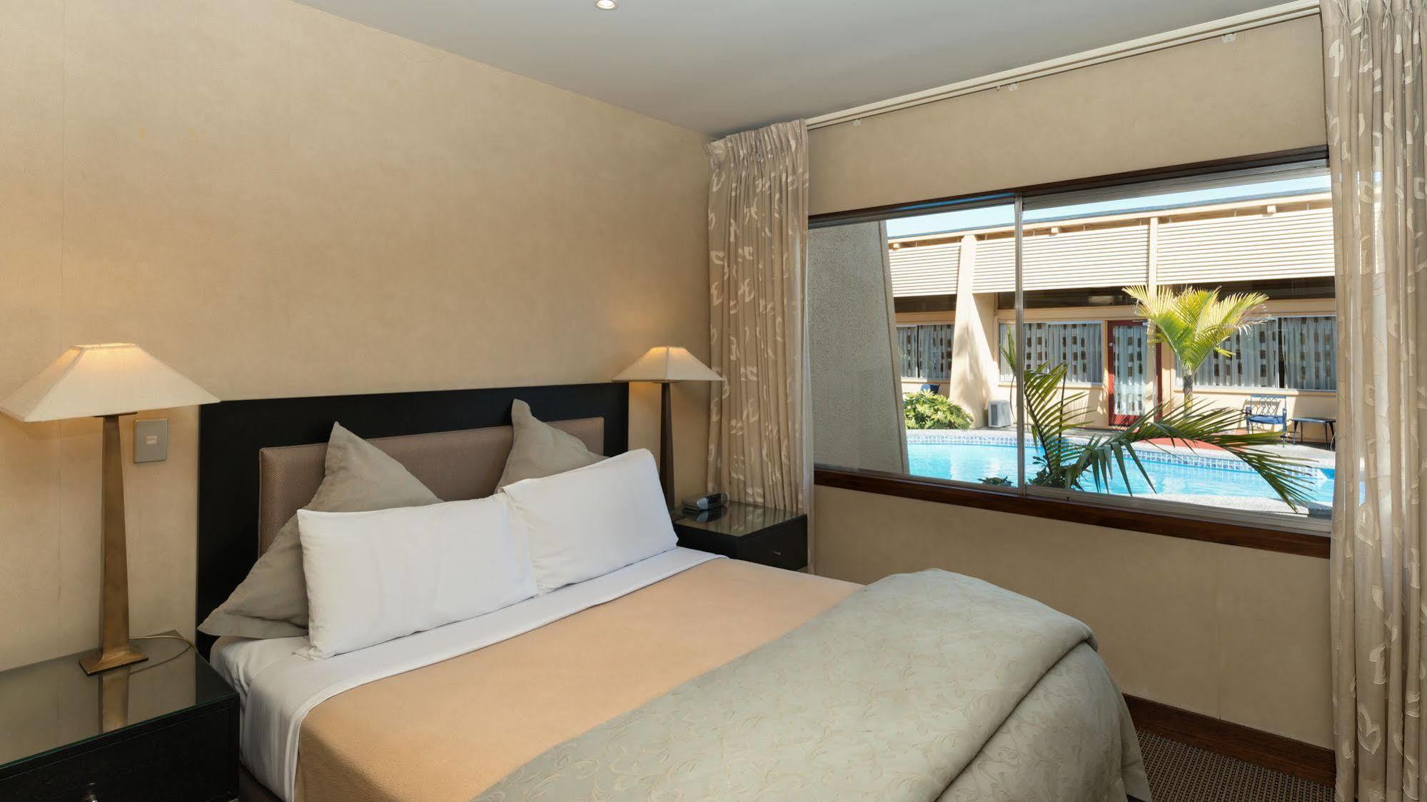 Oasis Beach Motel Taupo Eksteriør bilde