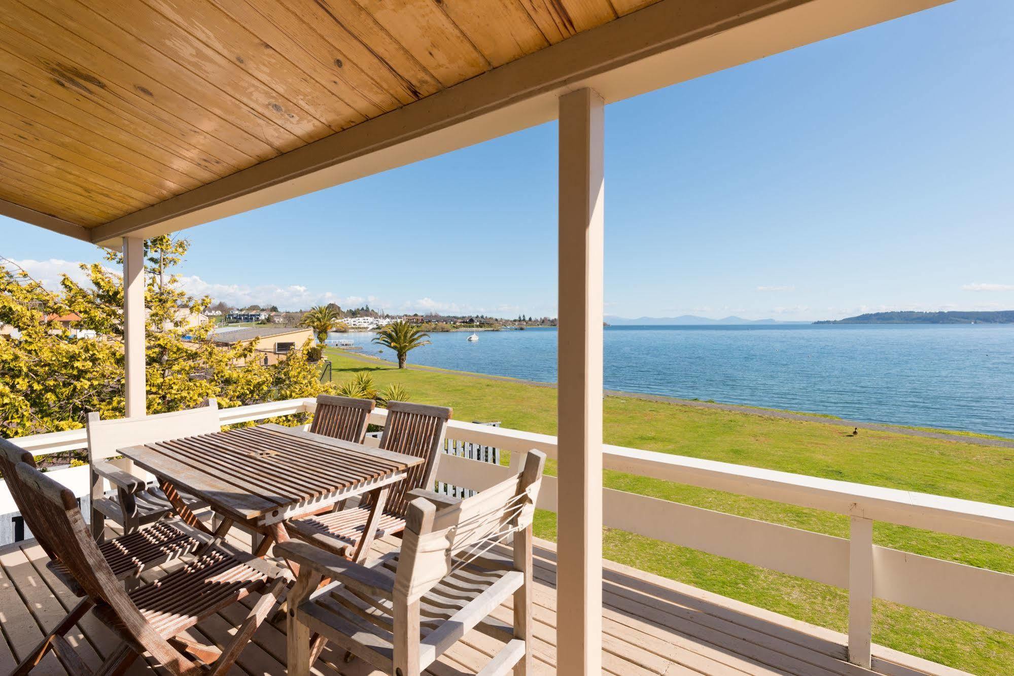 Oasis Beach Motel Taupo Eksteriør bilde