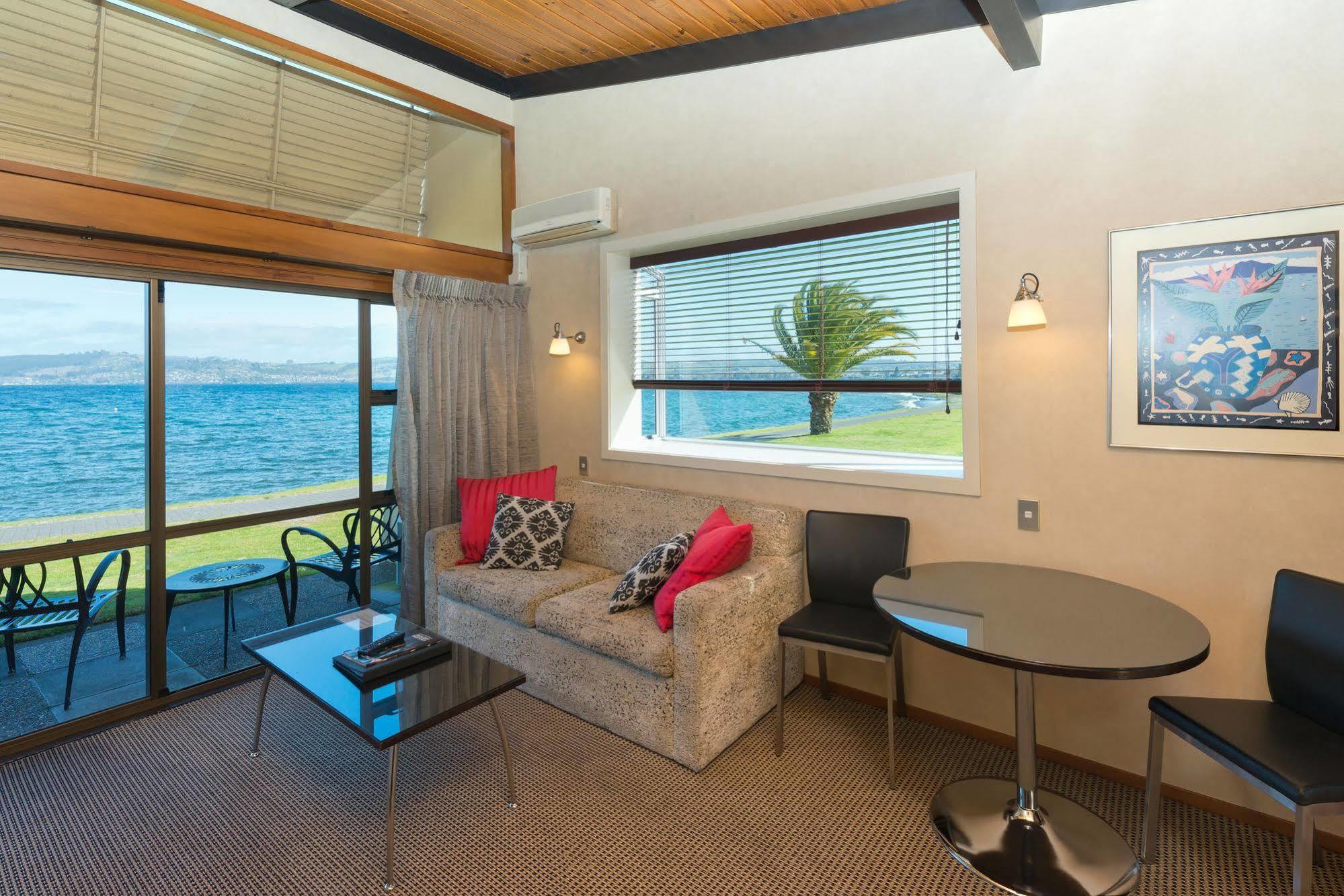 Oasis Beach Motel Taupo Eksteriør bilde