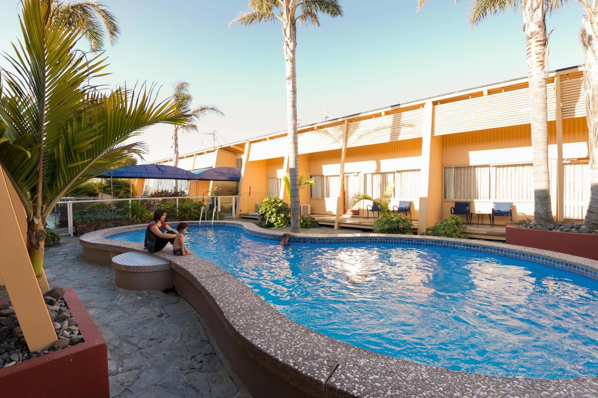 Oasis Beach Motel Taupo Eksteriør bilde