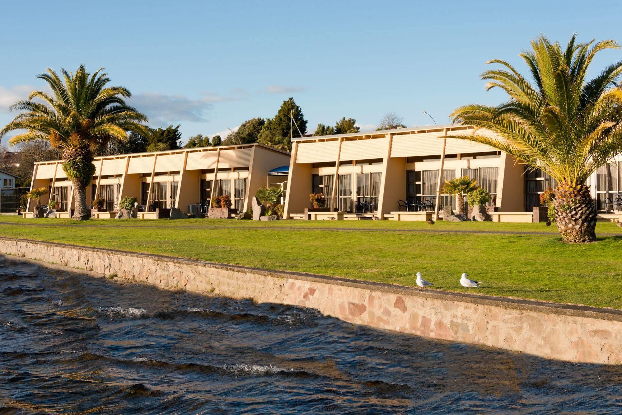 Oasis Beach Motel Taupo Eksteriør bilde