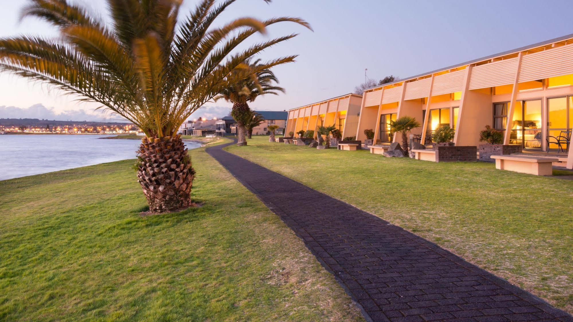 Oasis Beach Motel Taupo Eksteriør bilde